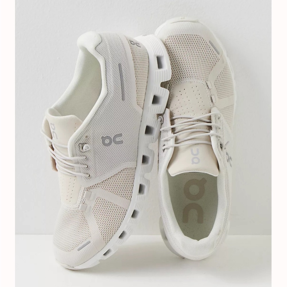 On Running Cloud 5 Sneakers